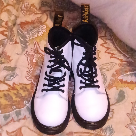 Dr Martens boots - Picture 1 of 10